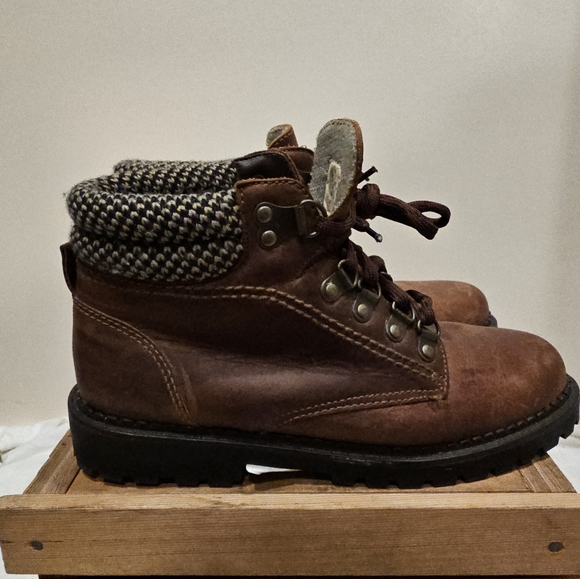 B Women’s Westbound Boot New without box Convenience Hiking suede weatherproof - Picture 9 of 12